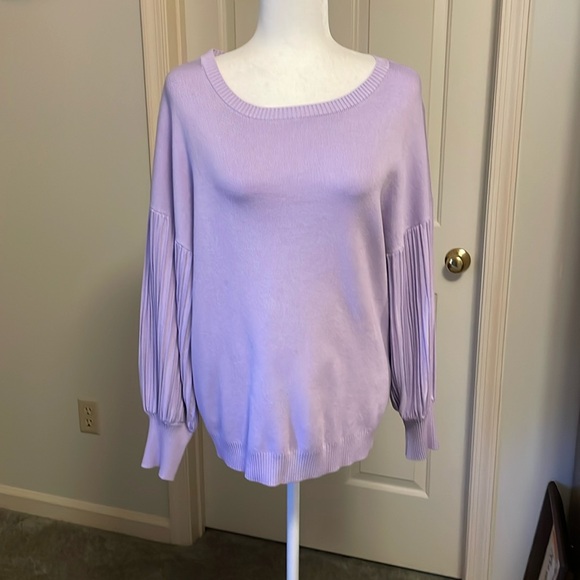 Beautiful lilac colored Calvin Klein lightweight sweater - Picture 1 of 5